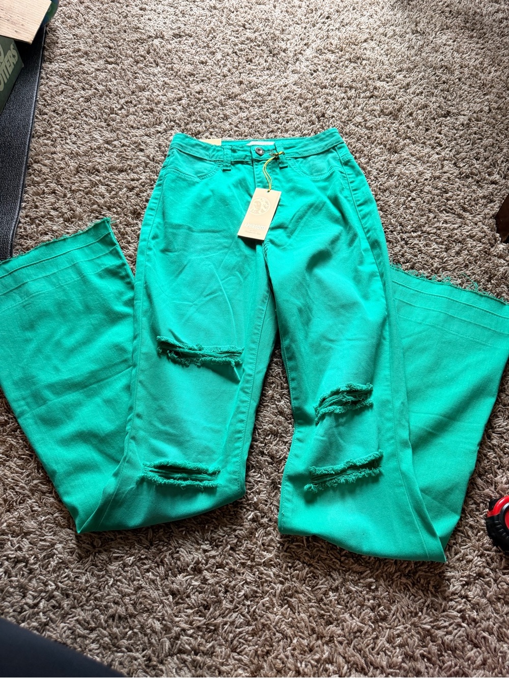 Aphrodite NWT *read description* Distressed flares size 5/27